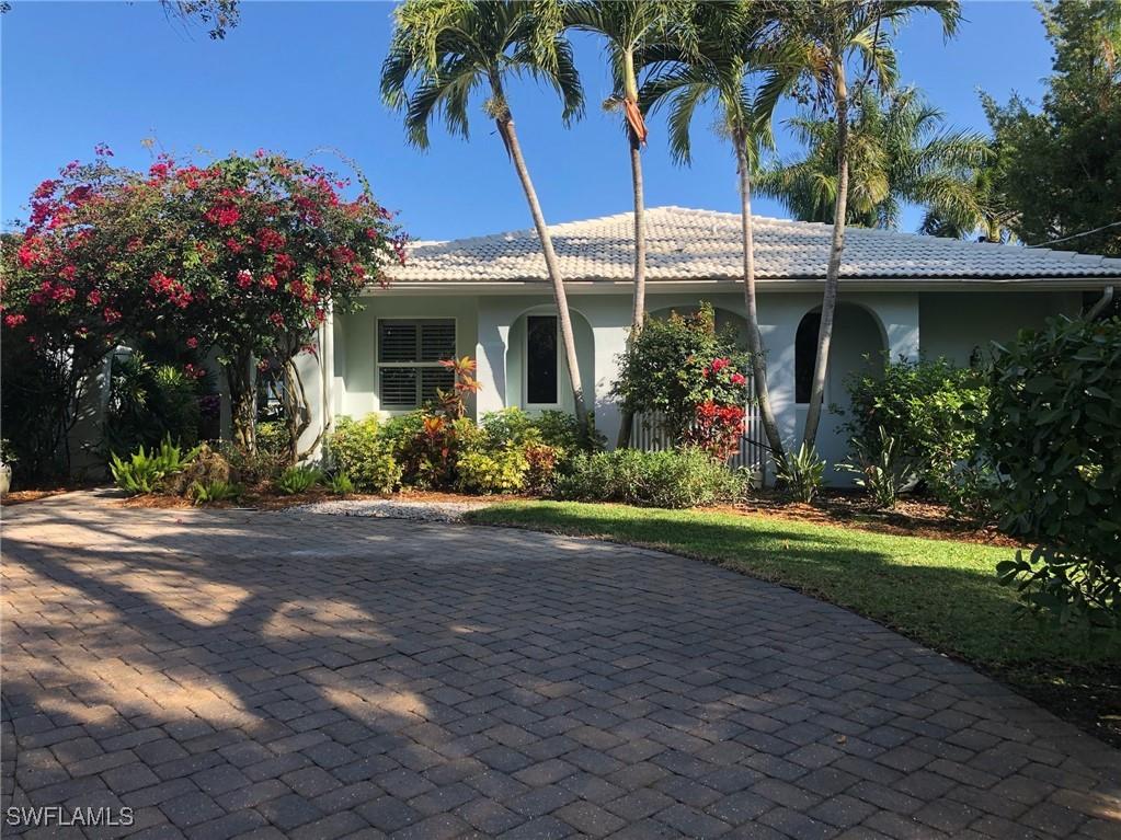 677 18th Avenue S Naples FL 34102 225073551 image1