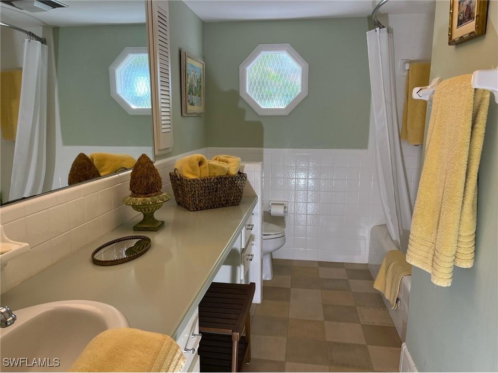 677 18th Avenue S Naples FL 34102 225073551 image11