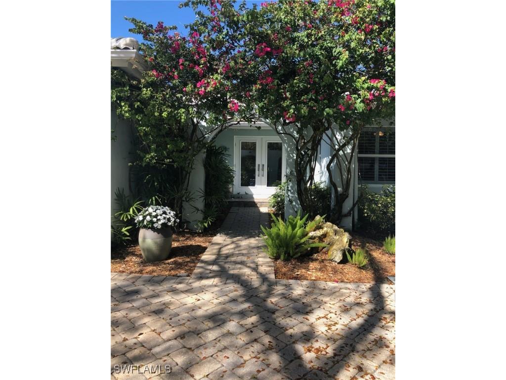 677 18th Avenue S Naples FL 34102 225073551 image2