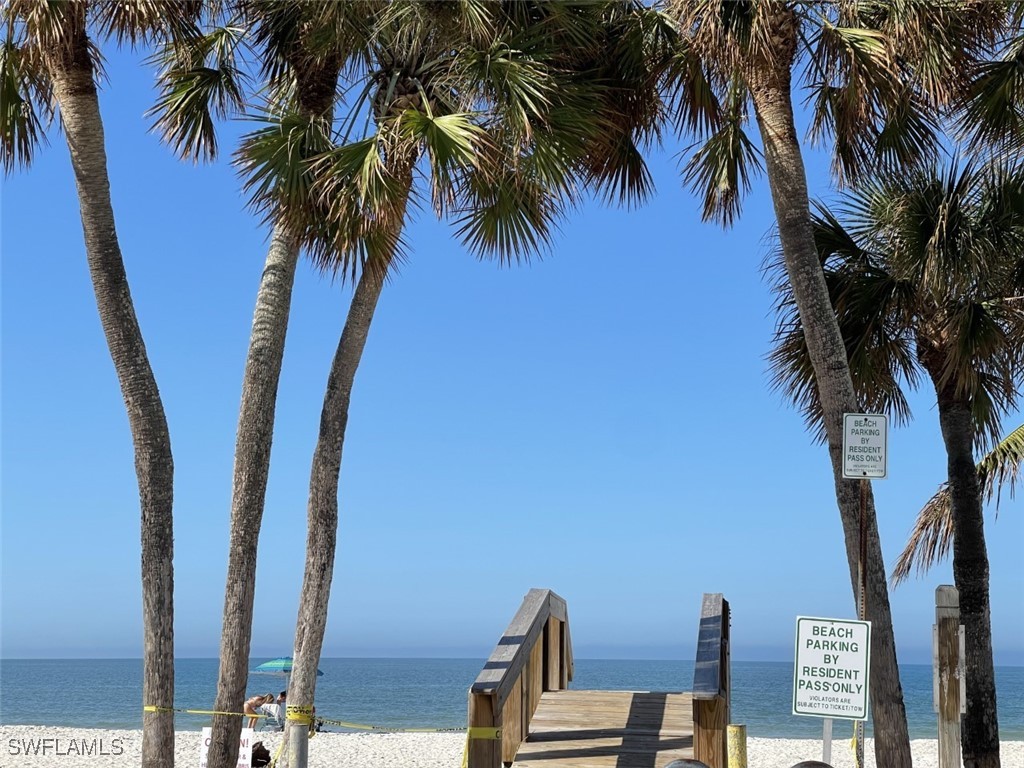 677 18th Avenue S Naples FL 34102 225073551 image25