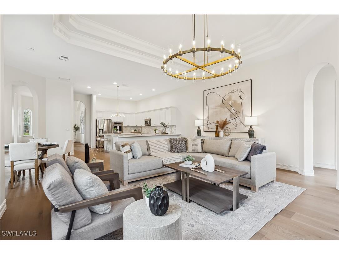 677 5th Avenue N Naples FL 34102 225079502 image1