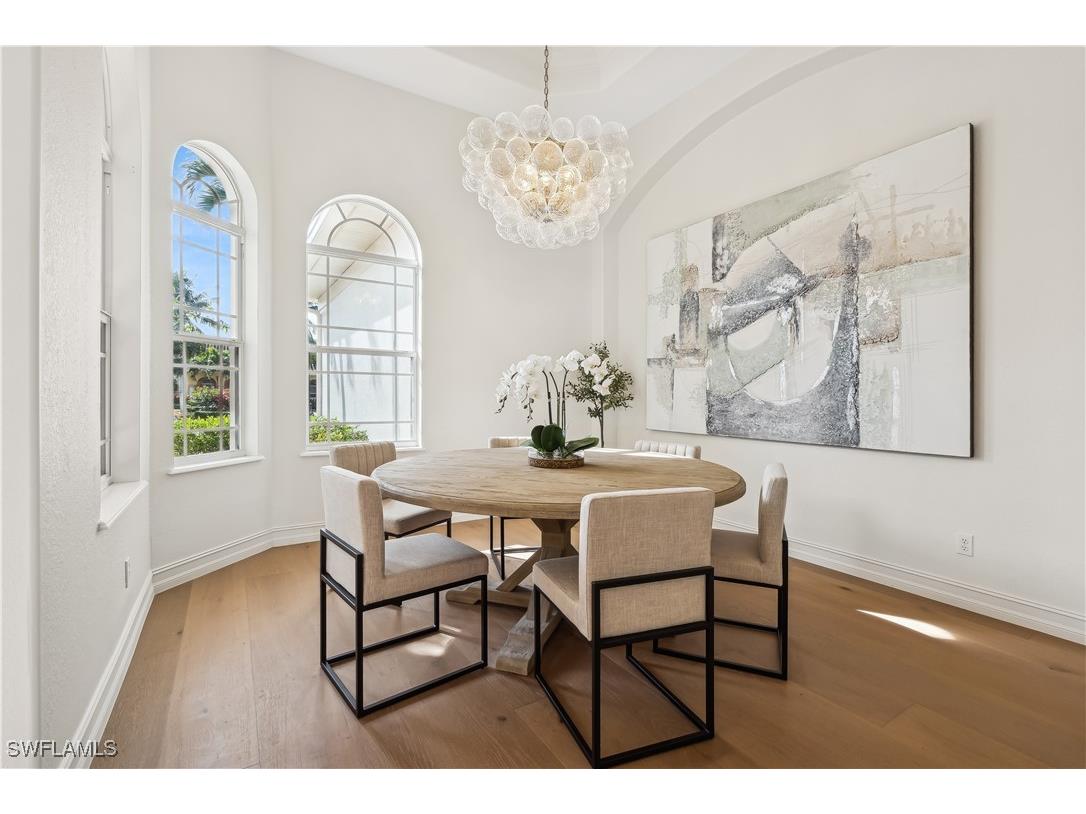 677 5th Avenue N Naples FL 34102 225079502 image11