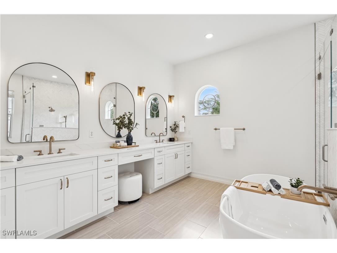 677 5th Avenue N Naples FL 34102 225079502 image16