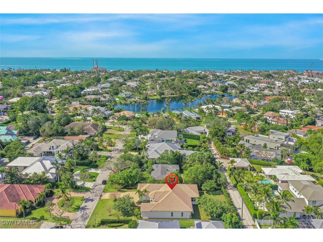 677 5th Avenue N Naples FL 34102 225079502 image2