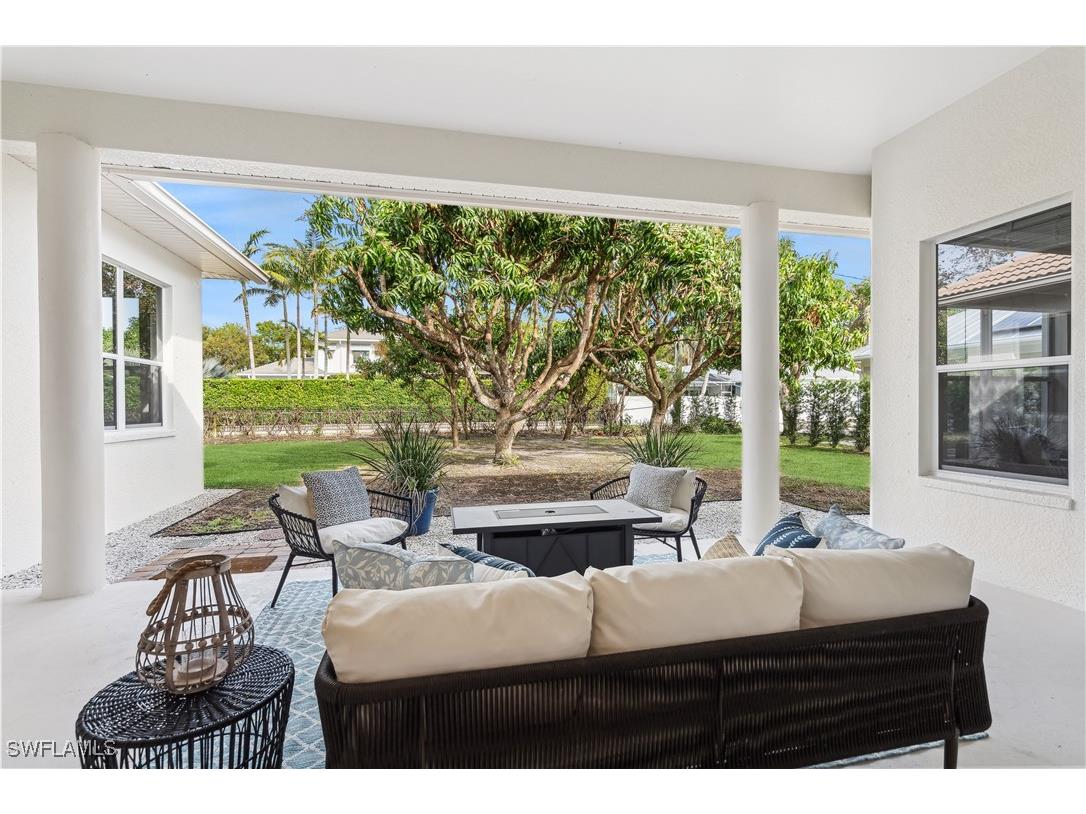 677 5th Avenue N Naples FL 34102 225079502 image20