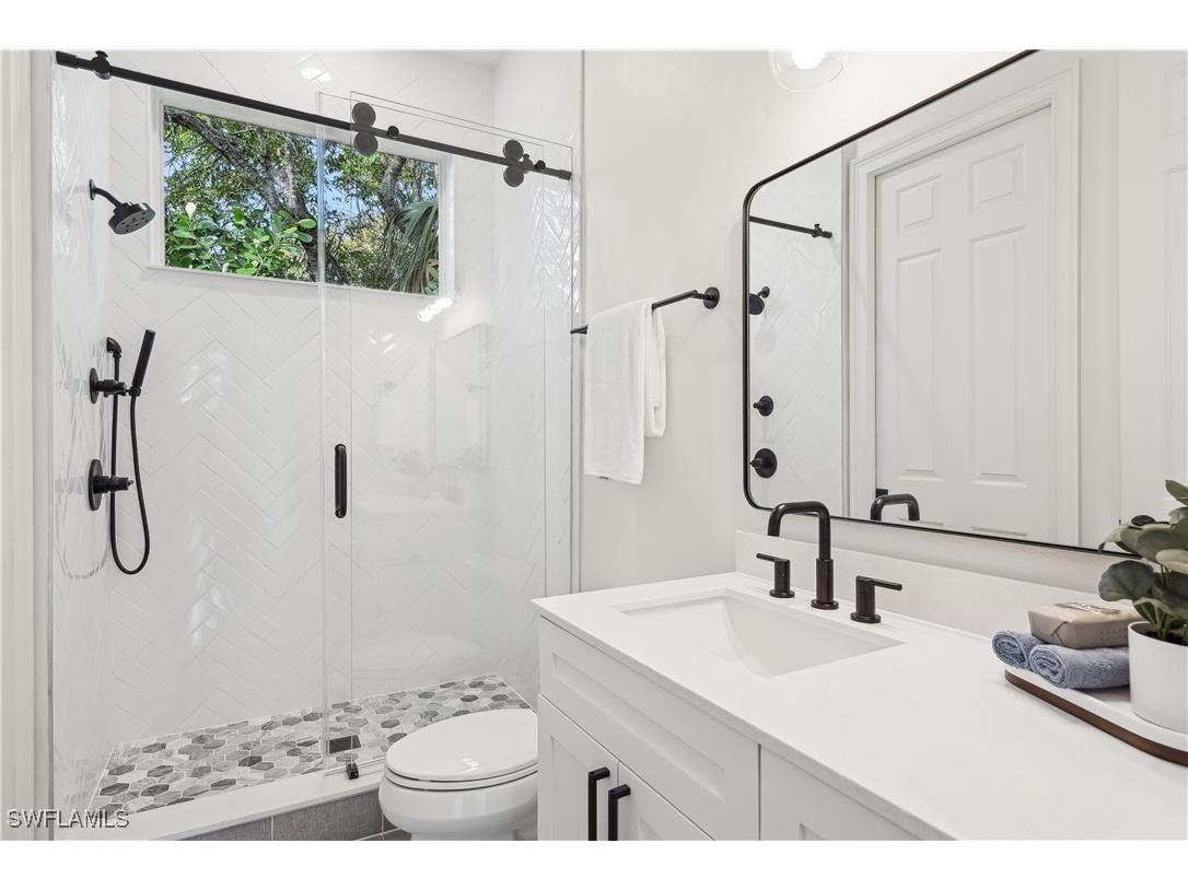 677 5th Avenue N Naples FL 34102 225079502 image23