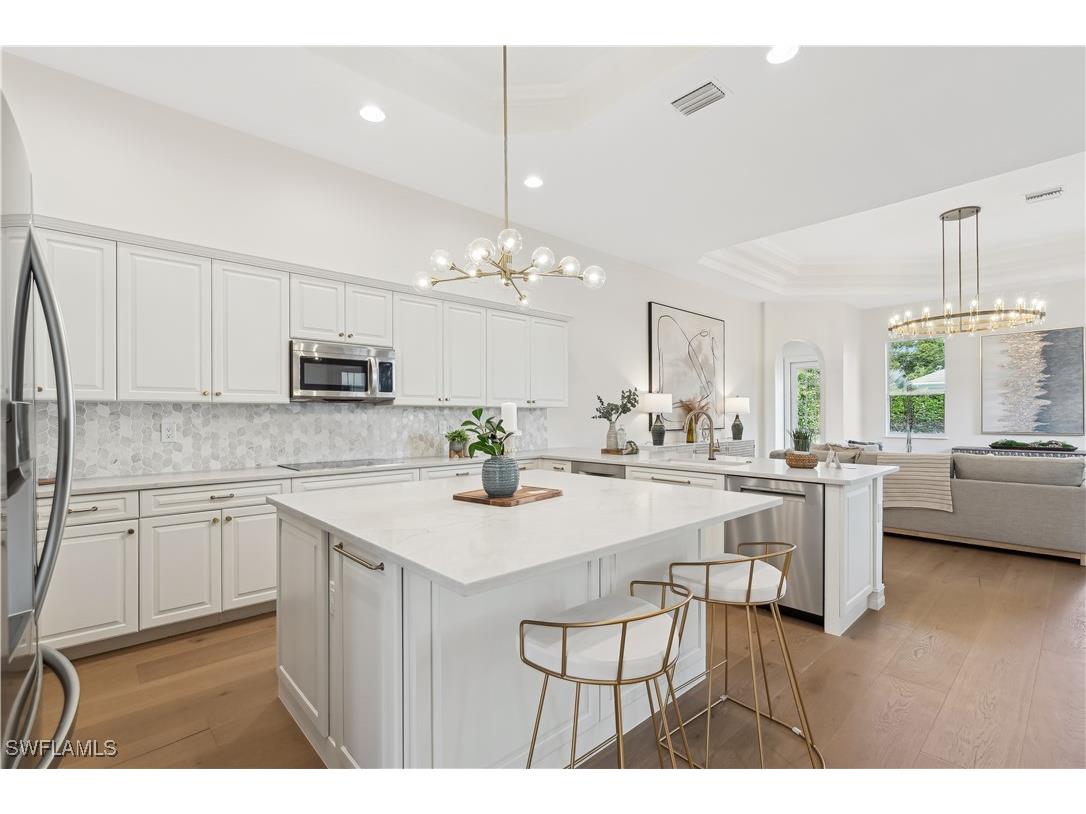 677 5th Avenue N Naples FL 34102 225079502 image5