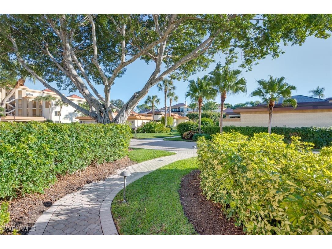 6770 Pelican Bay Boulevard #222 Naples FL 34108 226001100 image27