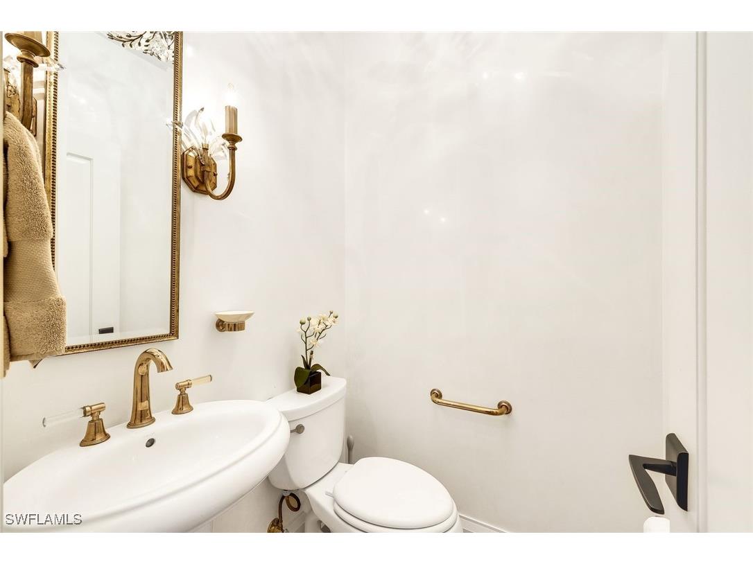 6777 Southern Oak Court Naples FL 34109 226000276 image19