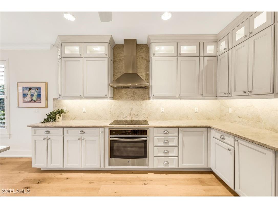 6777 Southern Oak Court Naples FL 34109 226000276 image2
