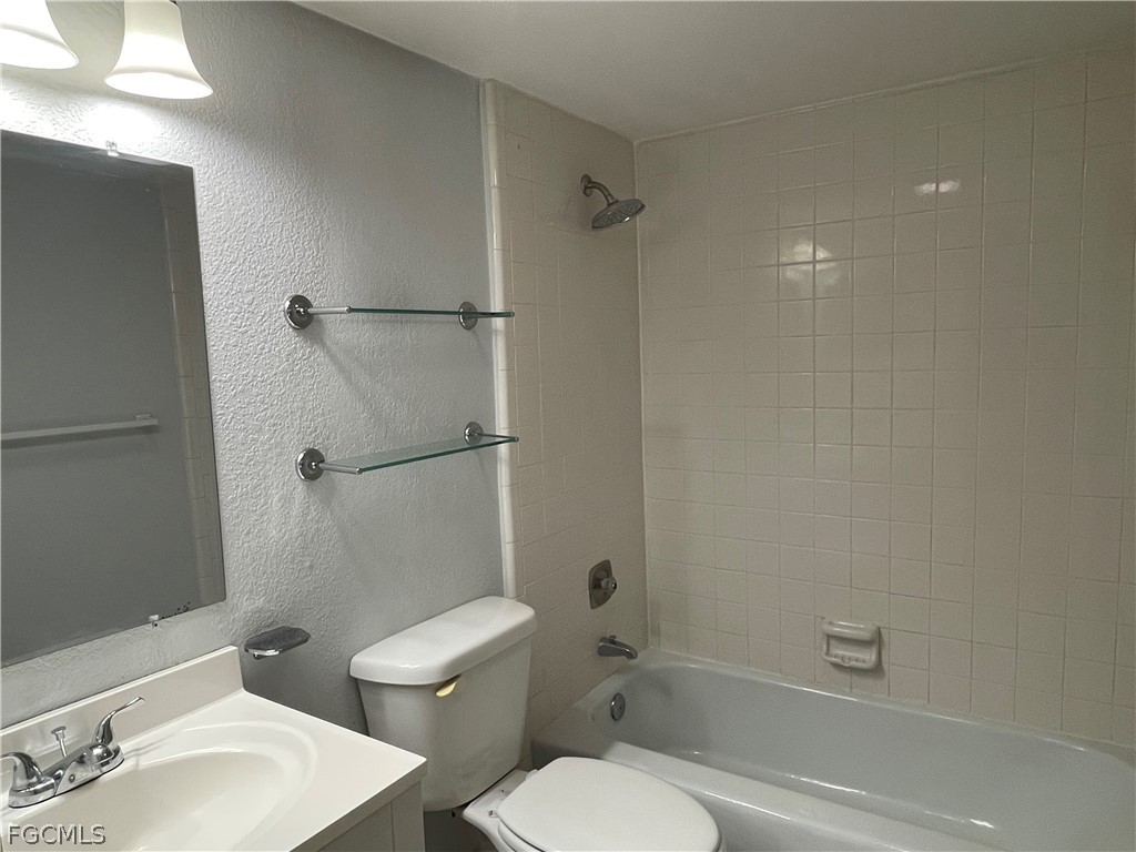6777 Winkler Road #106 Fort Myers FL 33919 2026008703 image8