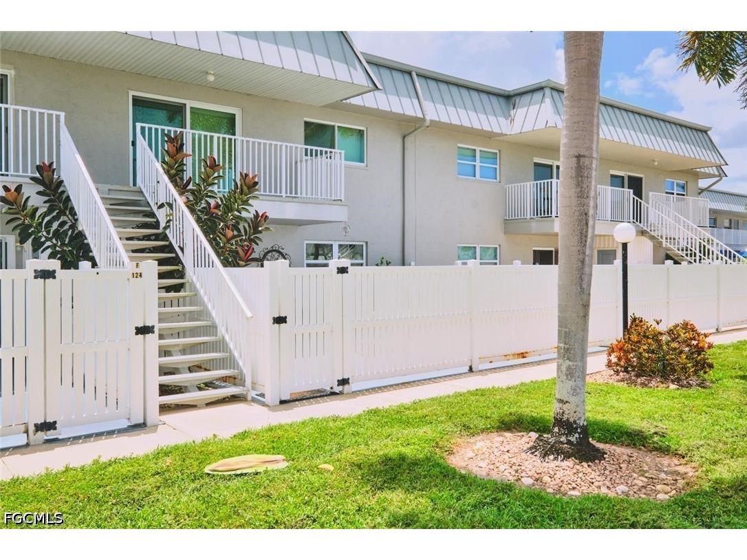 6777 Winkler Road #125 Fort Myers FL 33919 2026023661 image2
