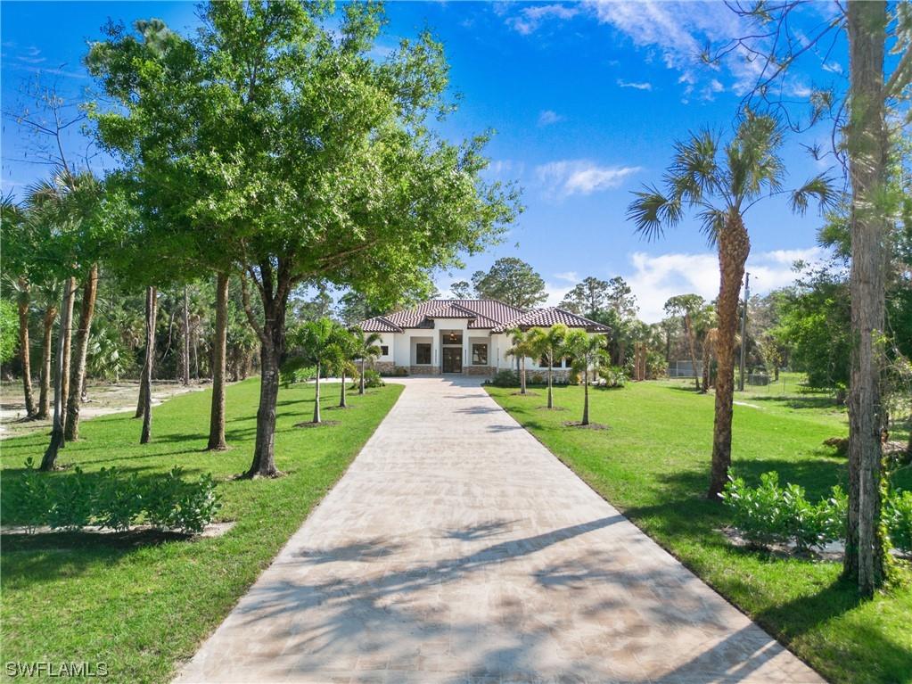 678 15th Street SW Naples FL 34117 223092727 image1