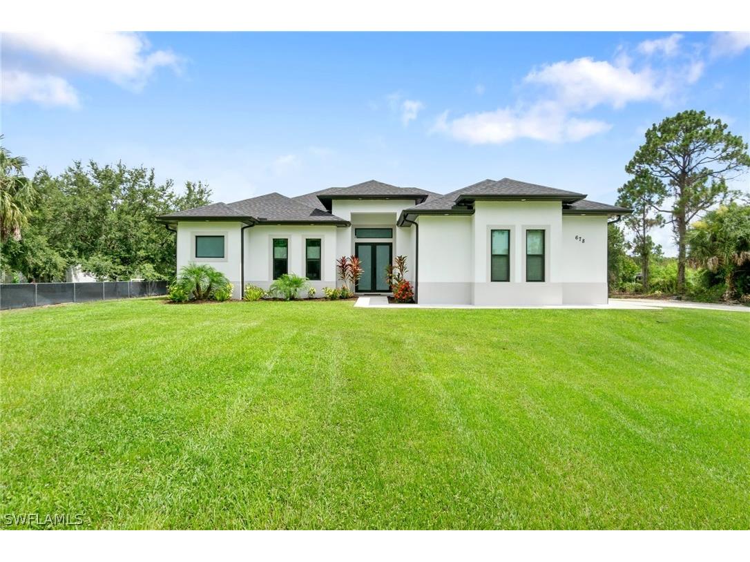 678 24th Avenue NE Naples FL 34120 224056268 image1
