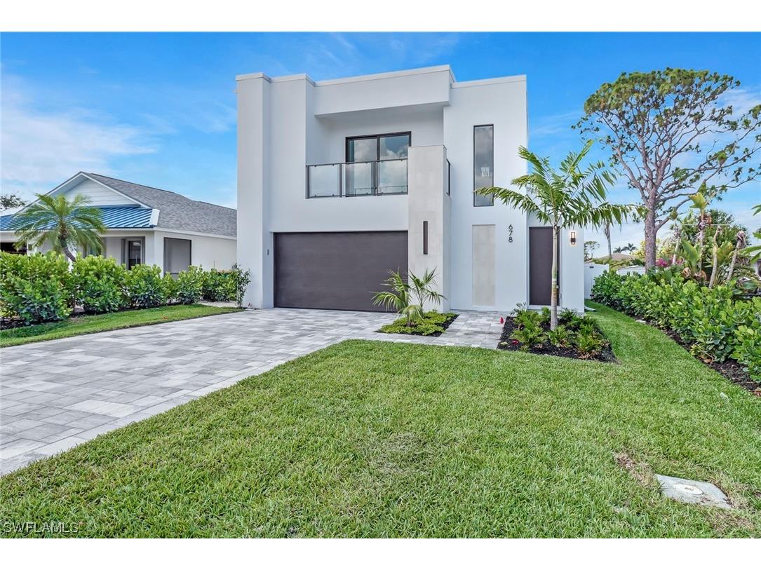 678 95th Avenue N Naples FL 34108 222034072 image1