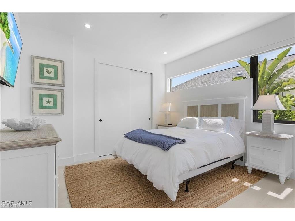 678 95th Avenue N Naples FL 34108 225058680 image16