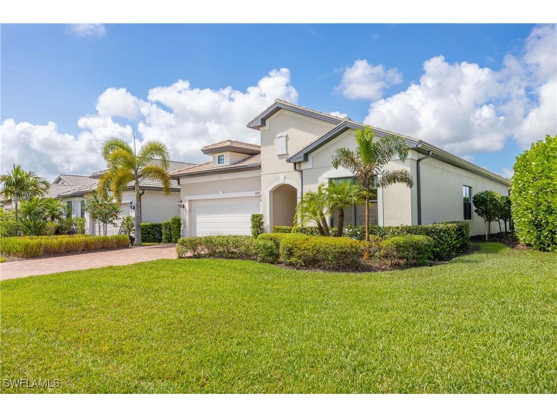 6787 Winding Cypress Drive Naples FL 34114 225057502 image1