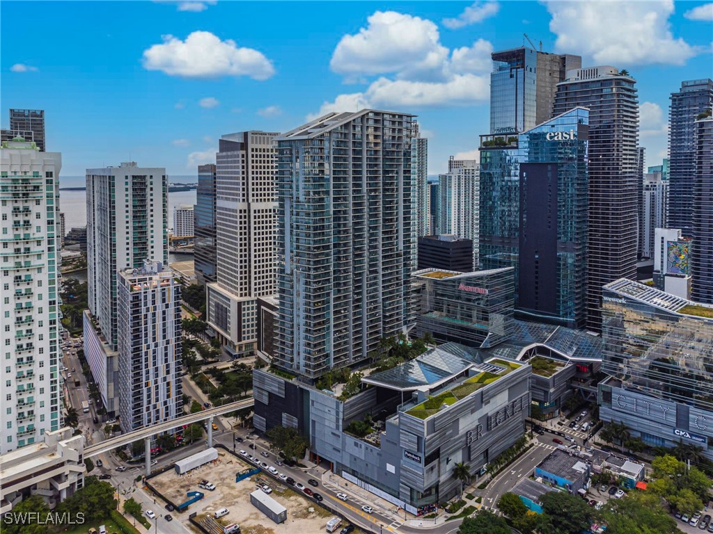 68 SE 6th Street Miami FL 33131 224103060 image1