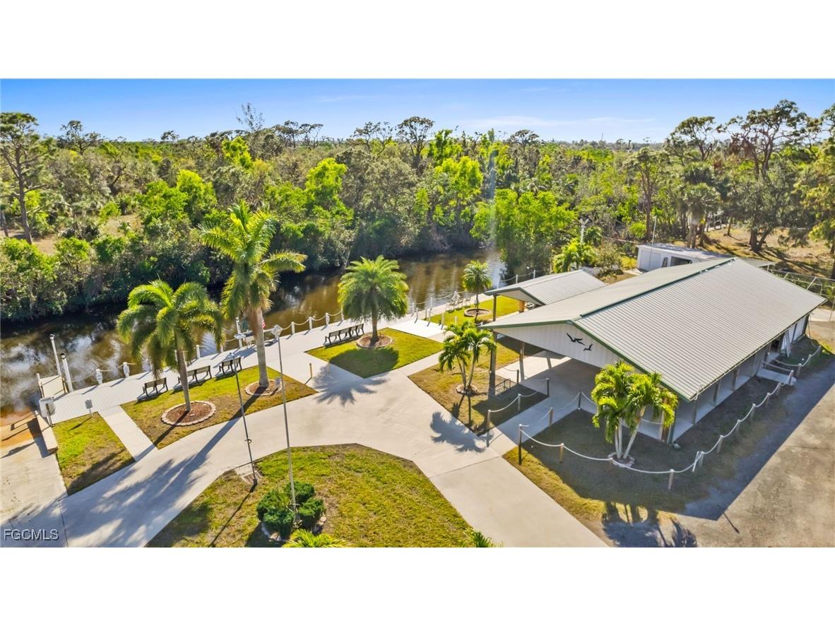 68 Sturbridge Lane Fort Myers FL 33908 2025004458 image4