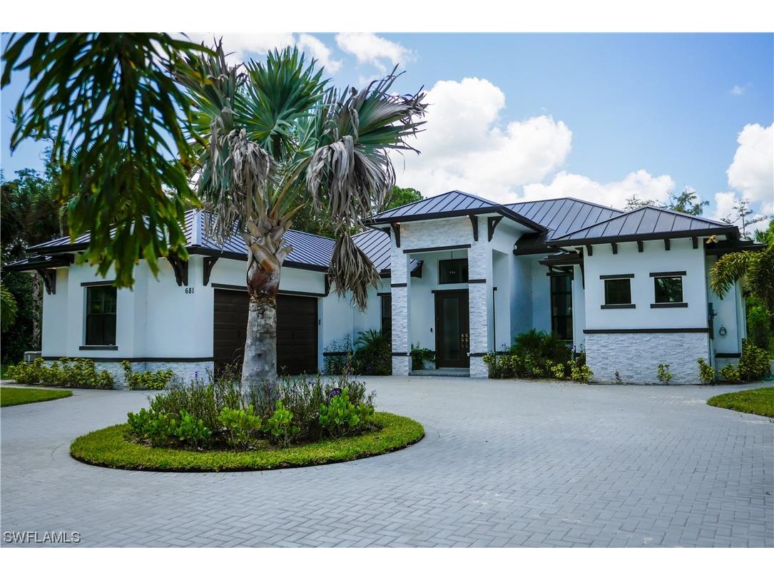 681 5th Street NW Naples FL 34120 223066859 image1
