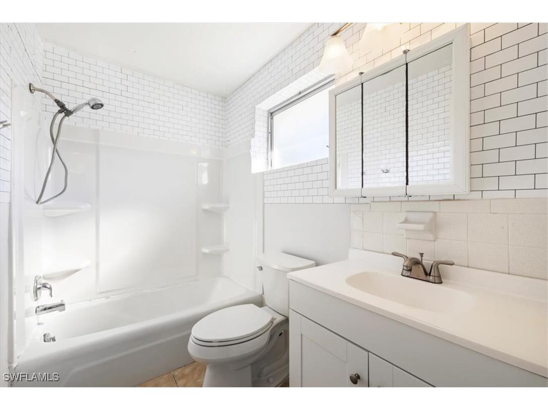 681/683 95th Avenue N Naples FL 34108 225075544 image8