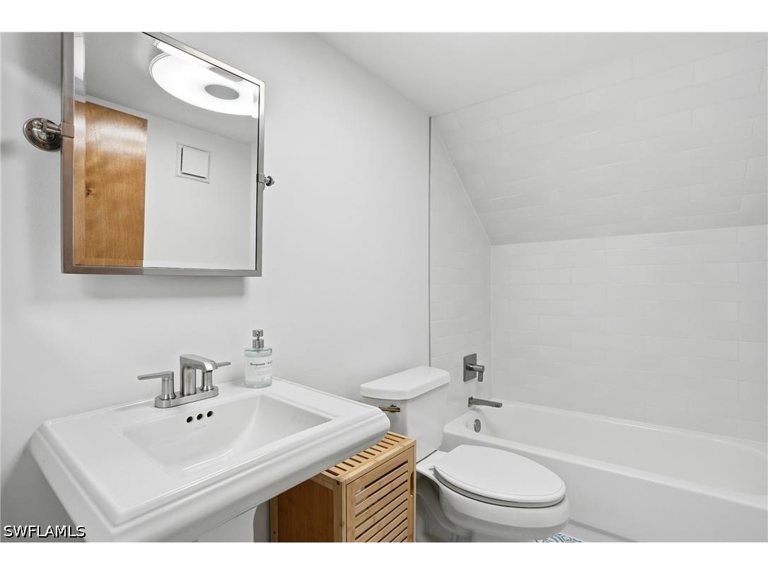 681 7th Street SW Naples FL 34117 226021299 image30