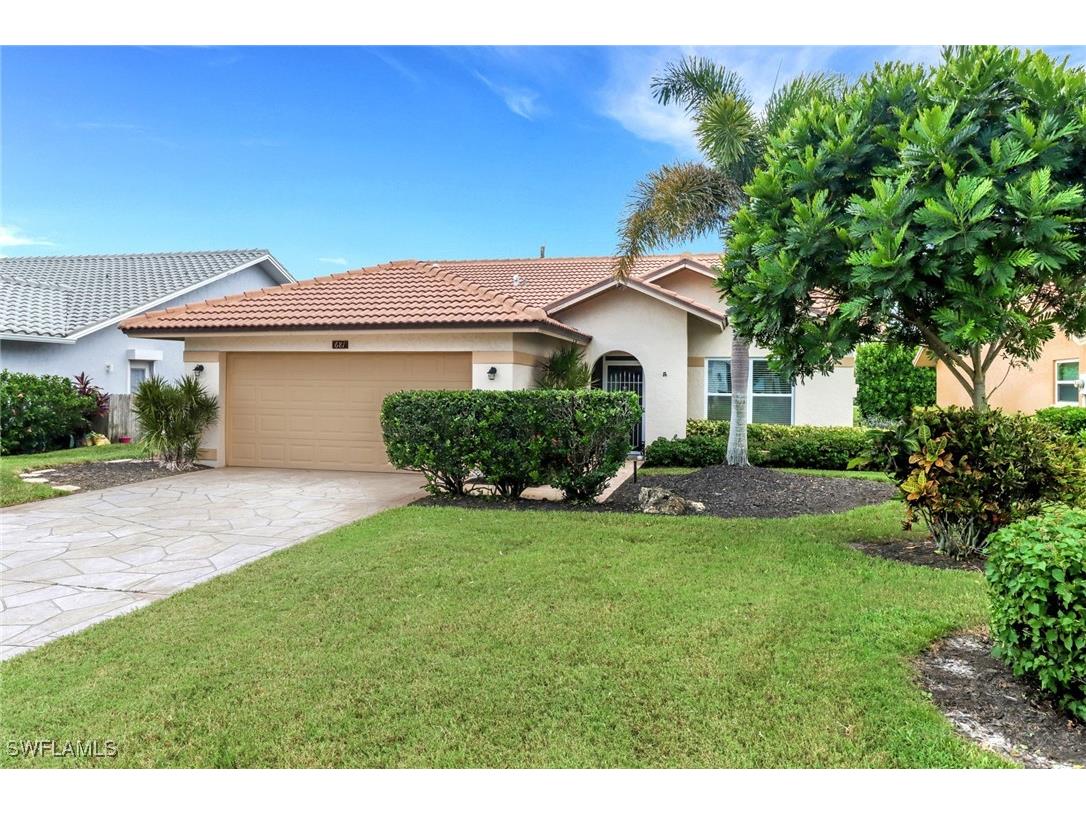 681 Kings Way Naples FL 34104 225061885 image1