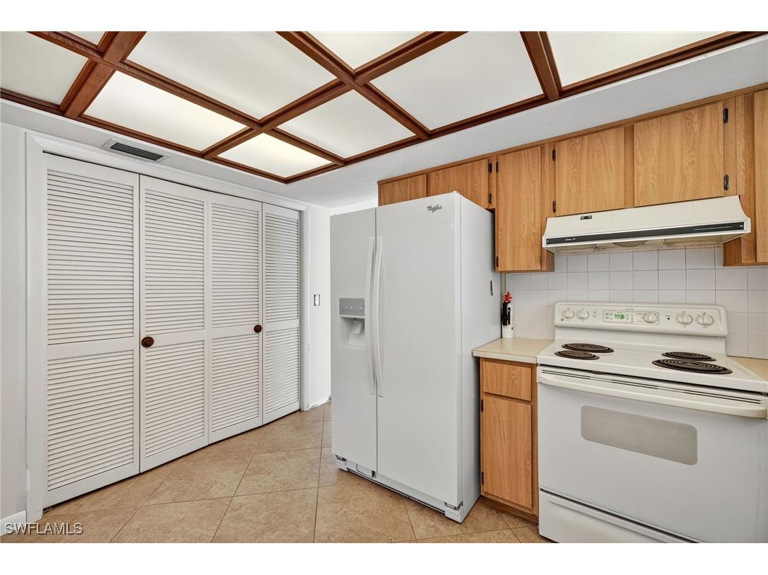 6811 Sandalwood Lane Naples FL 34109 225081450 image17