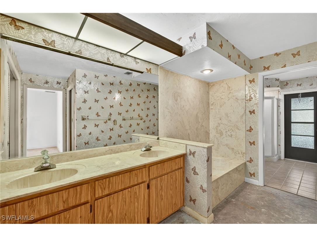 6811 Sandalwood Lane Naples FL 34109 225081450 image22