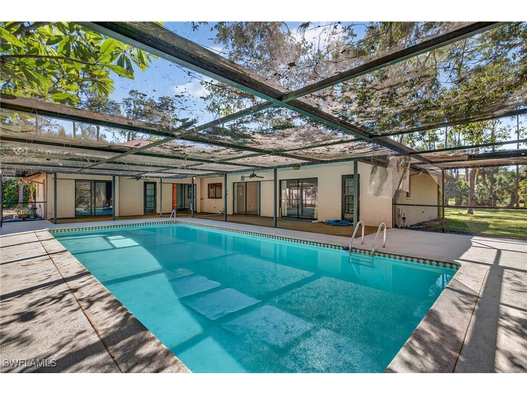 6811 Sandalwood Lane Naples FL 34109 225081450 image36