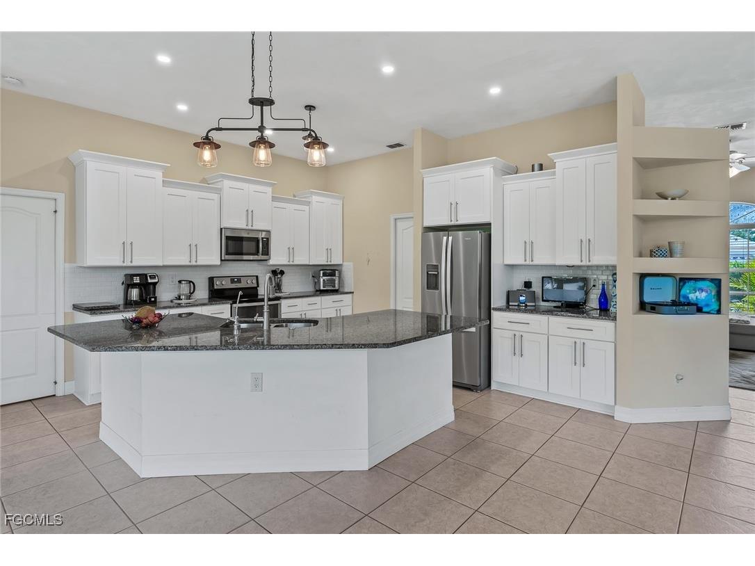 6817 Eagle Street Fort Myers FL 33966 2025016817 image14