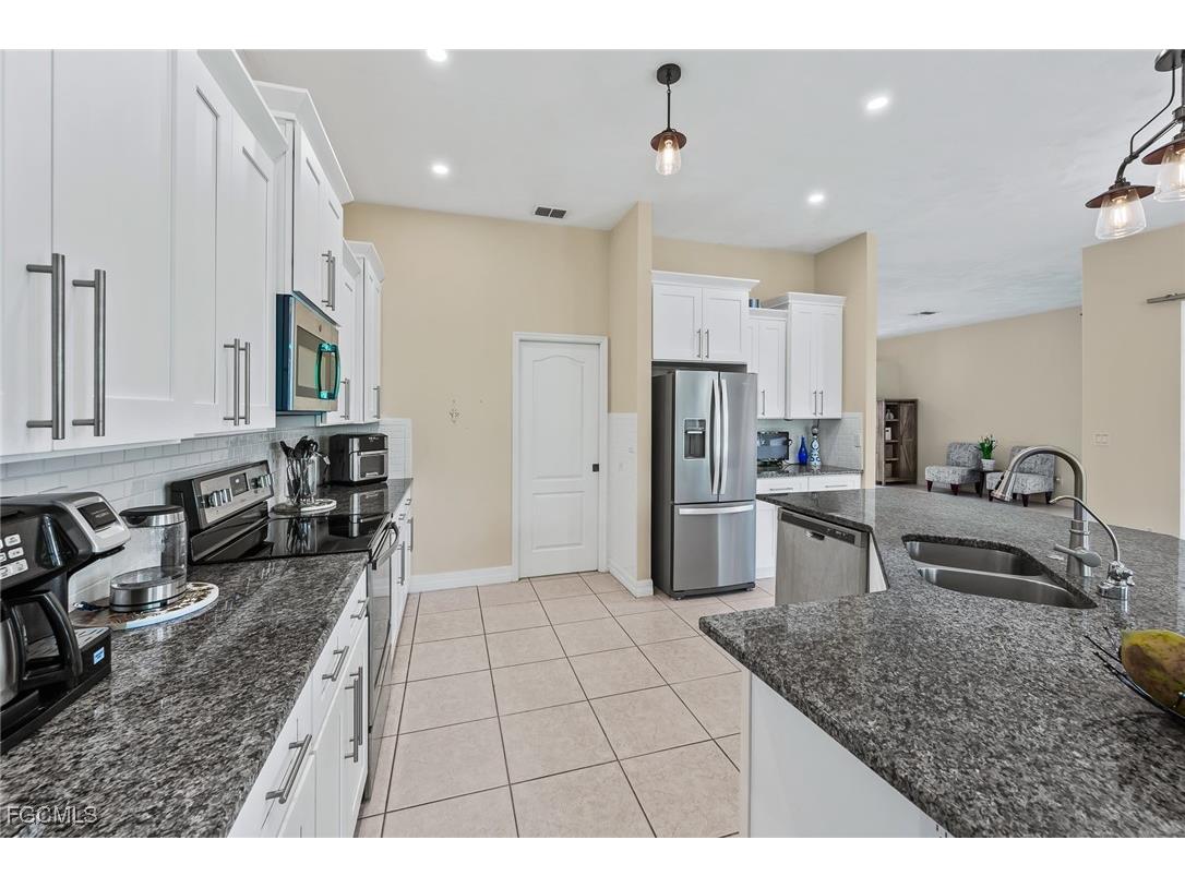 6817 Eagle Street Fort Myers FL 33966 2025016817 image15