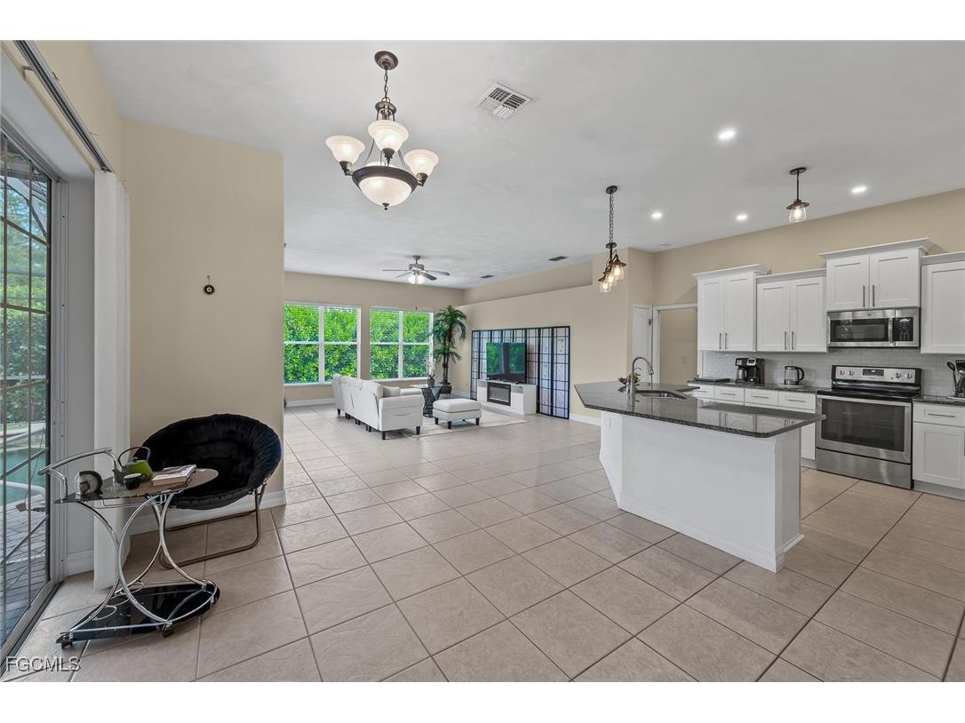 6817 Eagle Street Fort Myers FL 33966 2025016817 image9