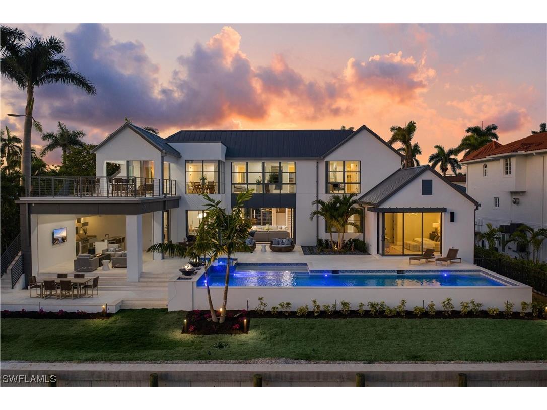 682 17th Avenue S Naples FL 34102 223011051 image1