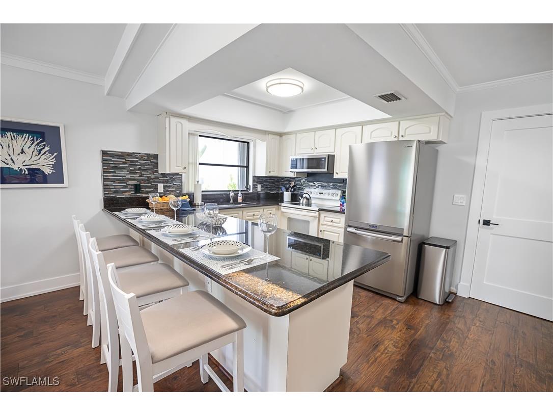 682 95th Avenue N Naples FL 34108 225063717 image4