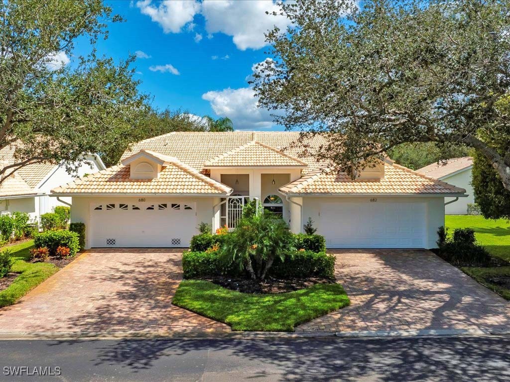 682 Wiggins Bay Drive Naples FL 34110 225004792 image1