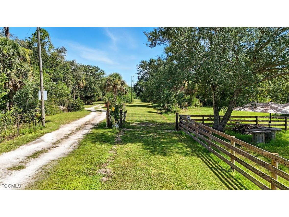 6821 Rich Road North Fort Myers FL 33917 2025003856 image2