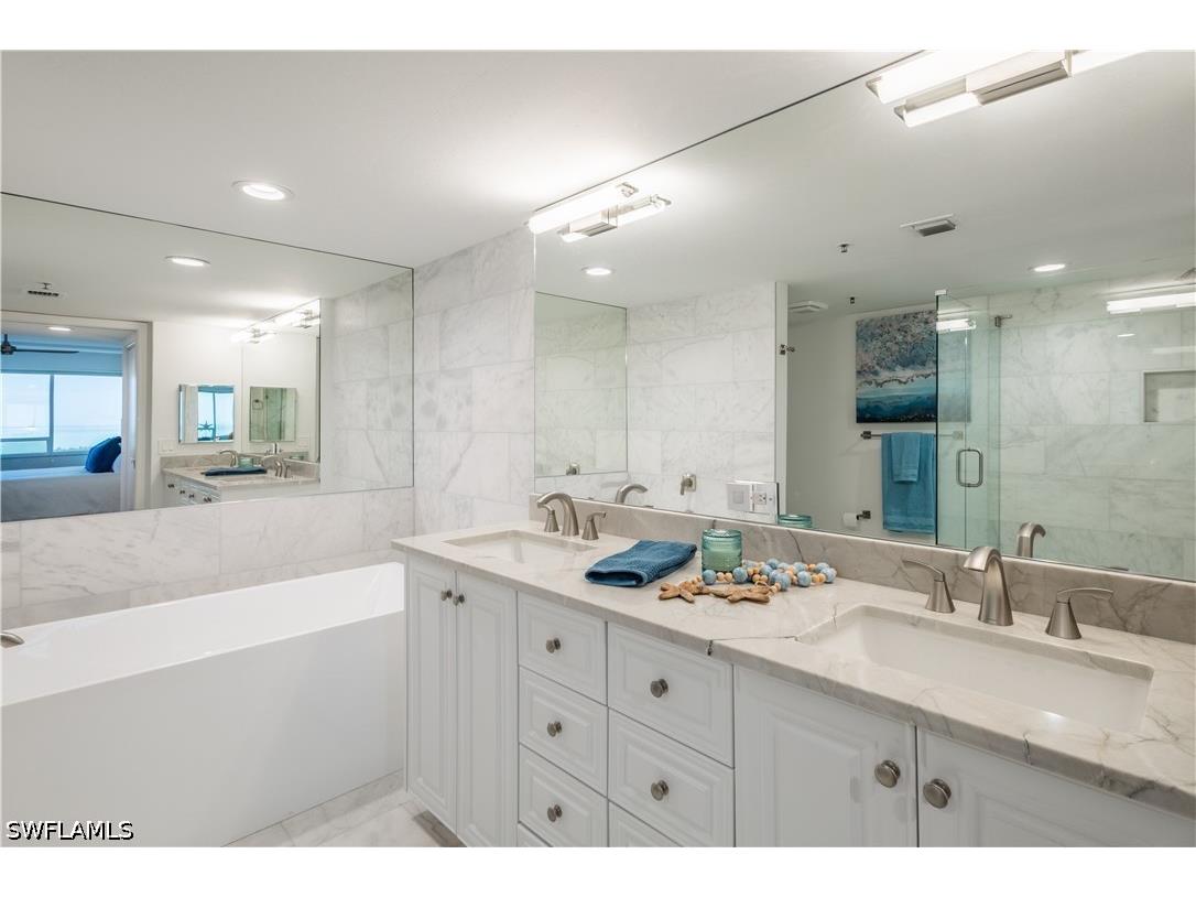 6825 Grenadier Boulevard #1002 Naples FL 34108 225083539 image34