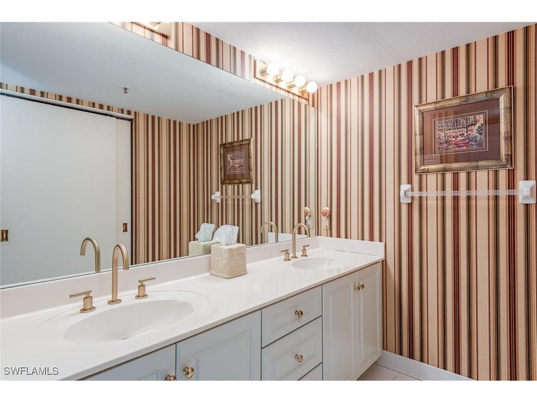 6825 Grenadier Boulevard #102 Naples FL 34108 225077569 image10