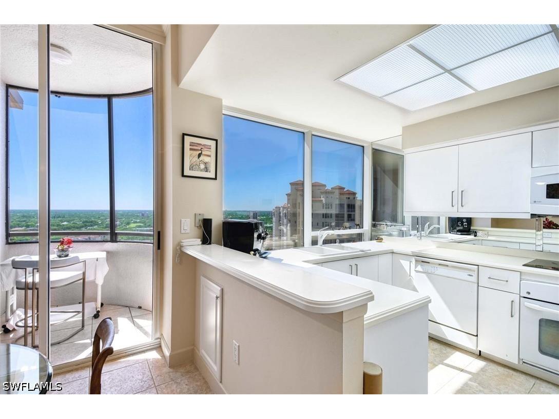 6825 Grenadier Boulevard #PH1 Naples FL 34108 226009689 image11