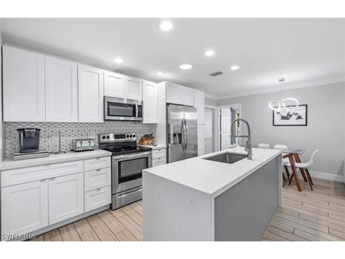 683 102nd Avenue N Naples FL 34108 224027135 image18