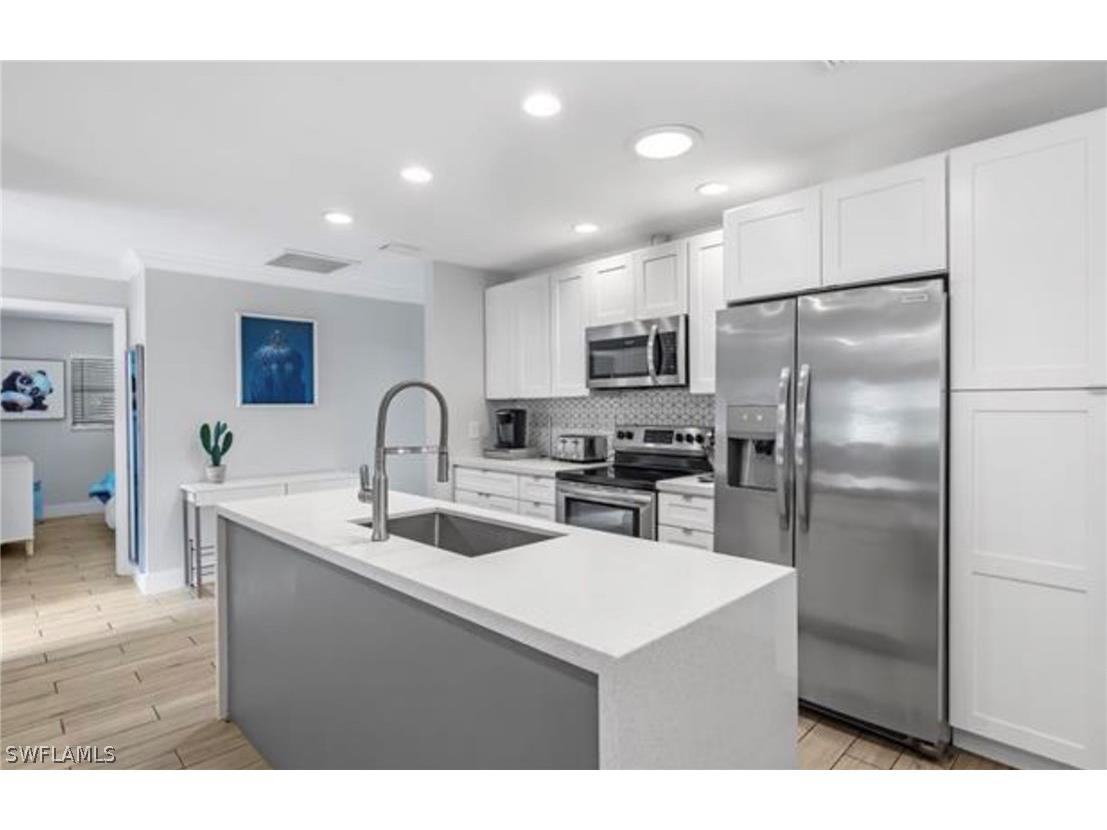 683 102nd Avenue N Naples FL 34108 224027135 image2