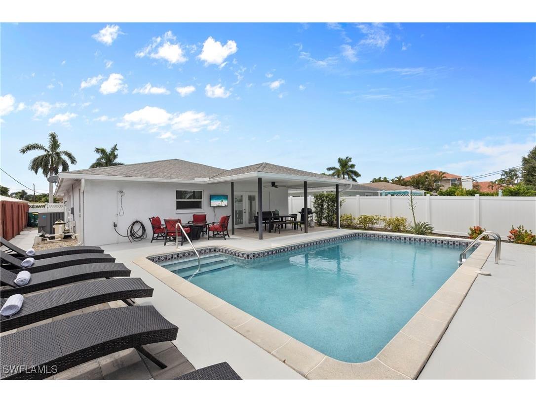 683 94th Avenue N Naples FL 34108 224071443 image1