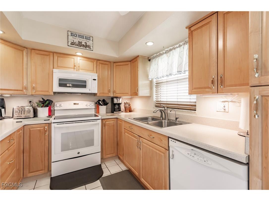 6832 Sandtrap Drive #2 Fort Myers FL 33919 2025021037 image12