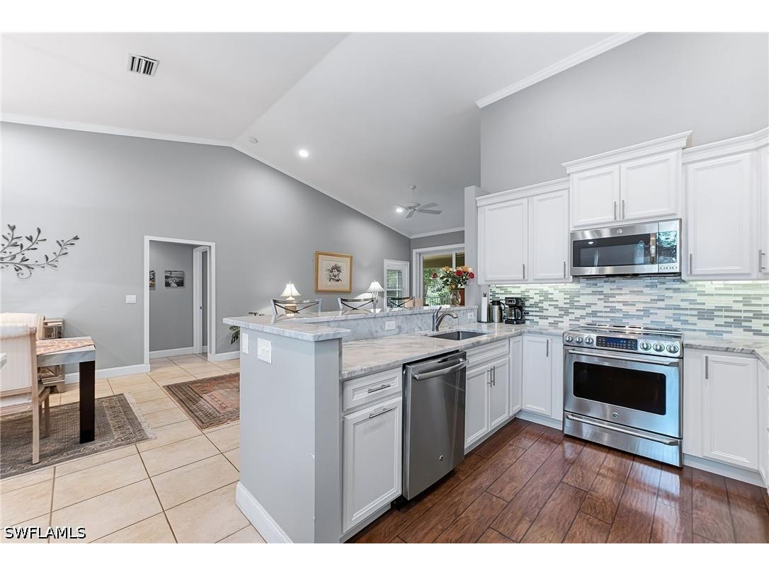 6835 Huntington Lakes Circle #201 Naples FL 34119 226018856 image3