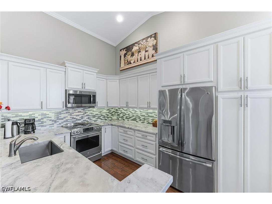 6835 Huntington Lakes Circle #201 Naples FL 34119 226018856 image4