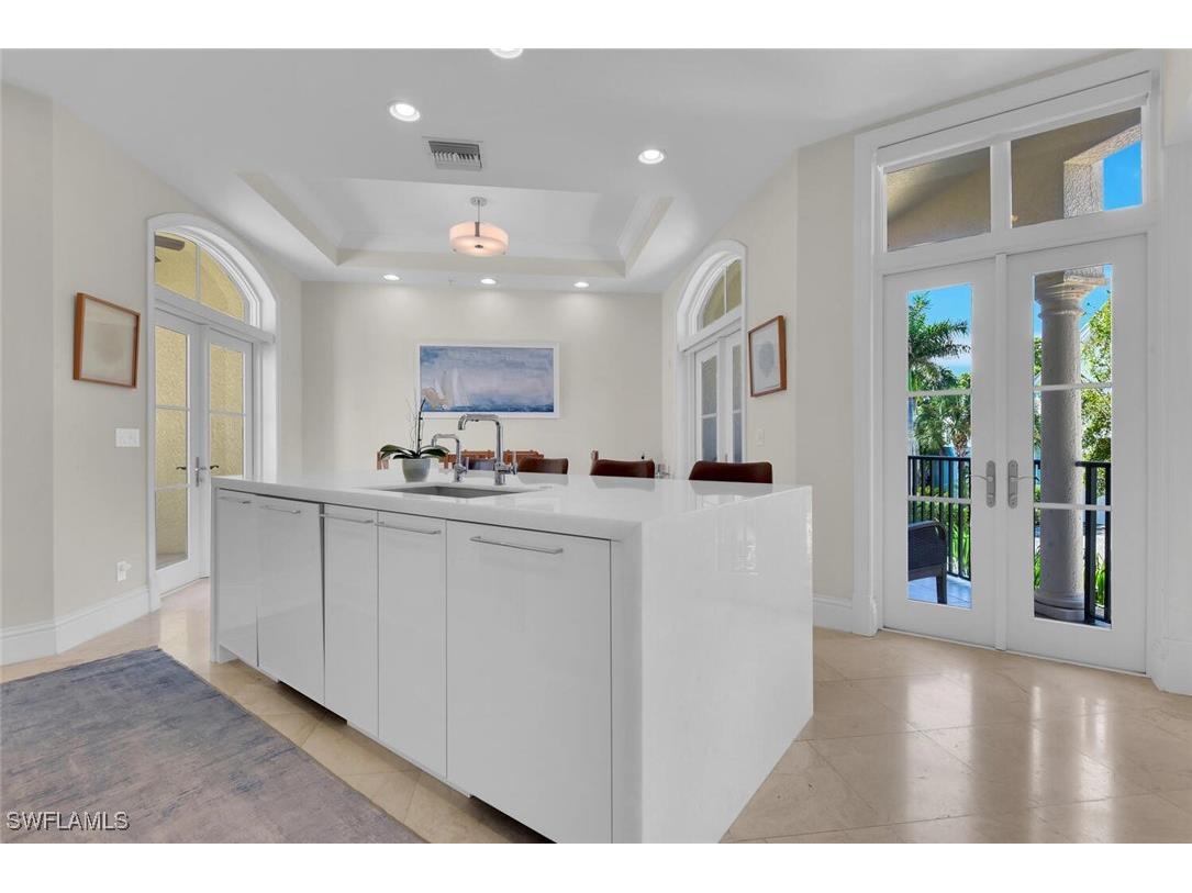 684 10th Avenue S #D1 Naples FL 34102 225070446 image10