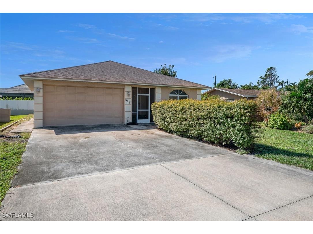 684 110th Avenue N Naples FL 34108 224083702 image1