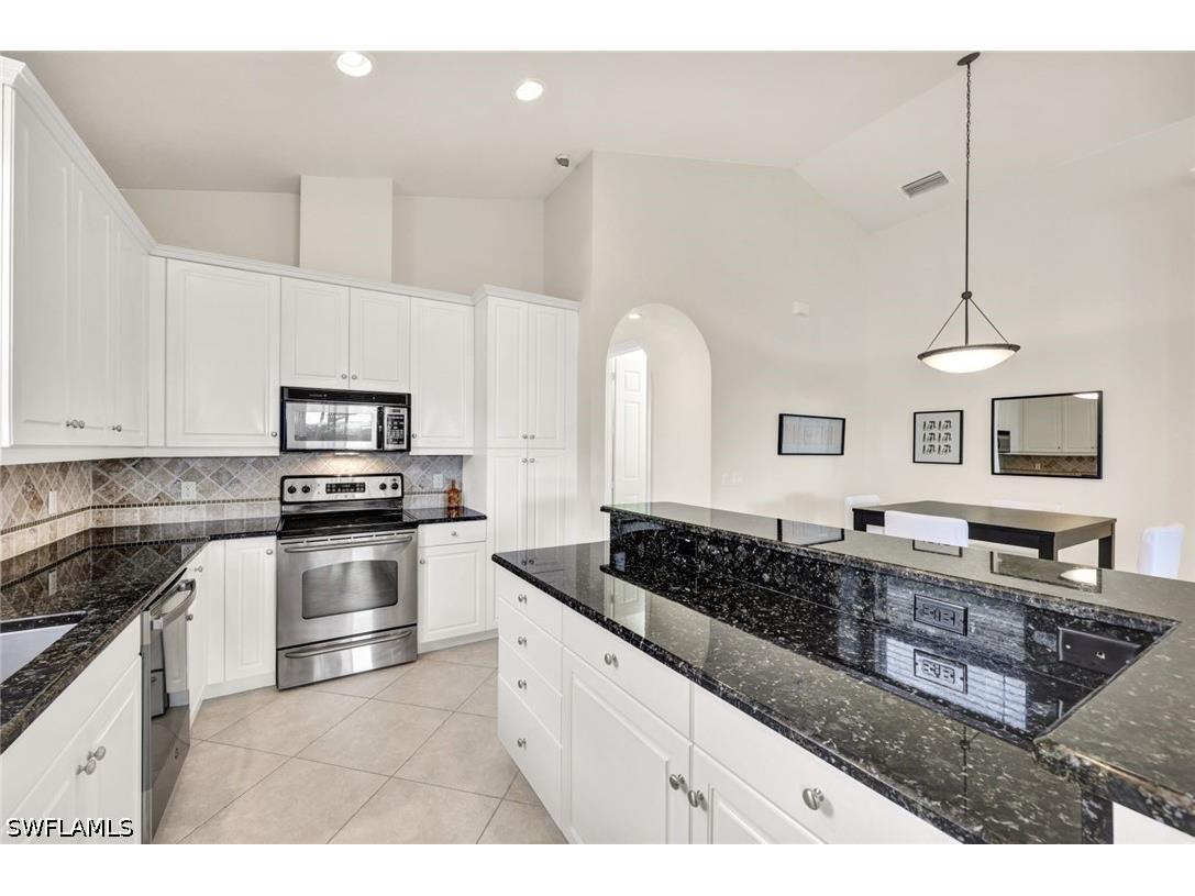 684 98th Avenue N Naples FL 34108 226013024 image12