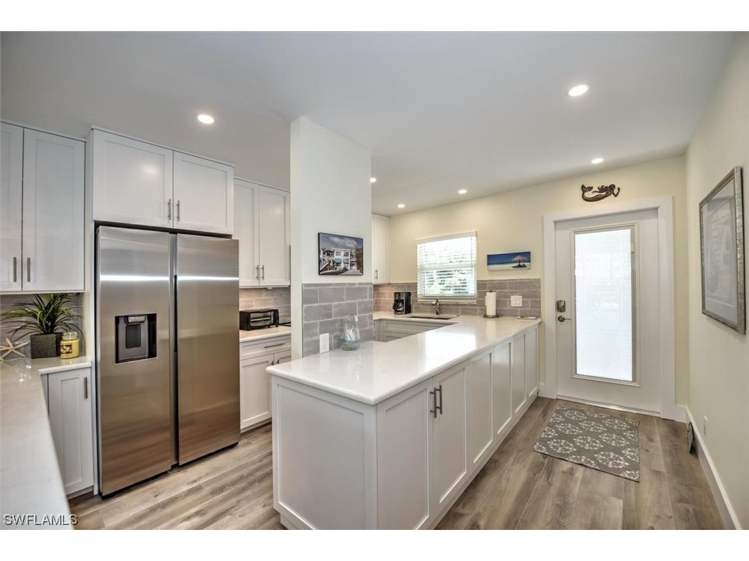 684 Broad Avenue S #J684 Naples FL 34102 223067251 image1